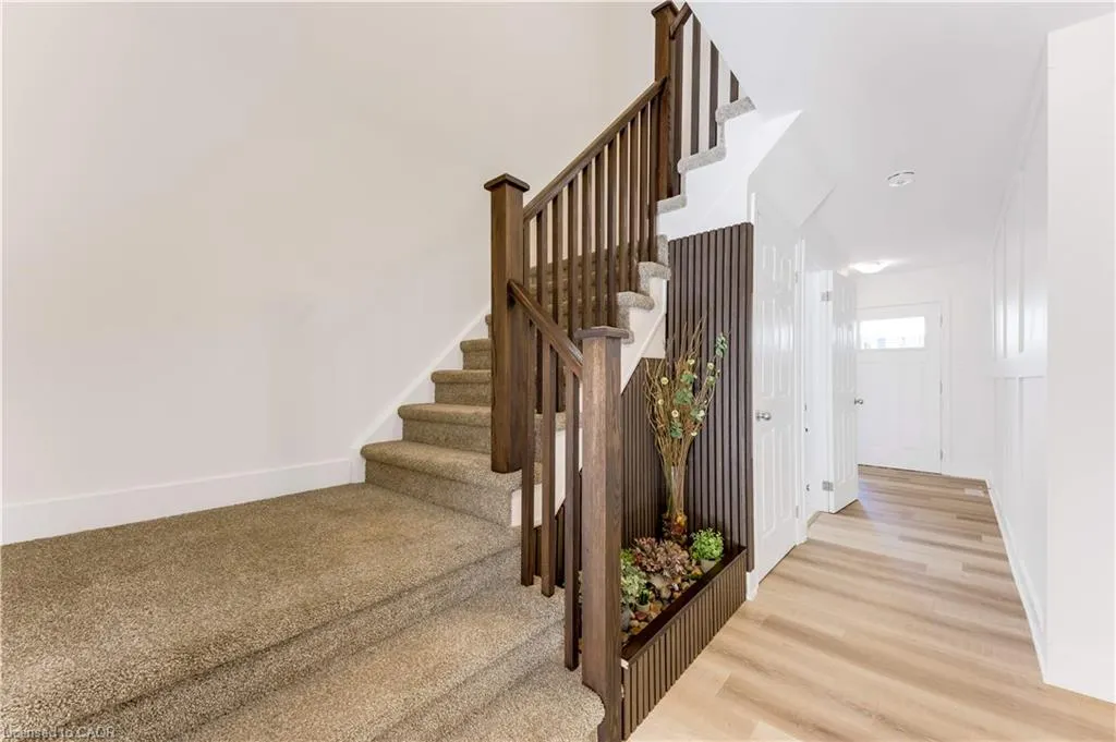 81 Woodedge Circle