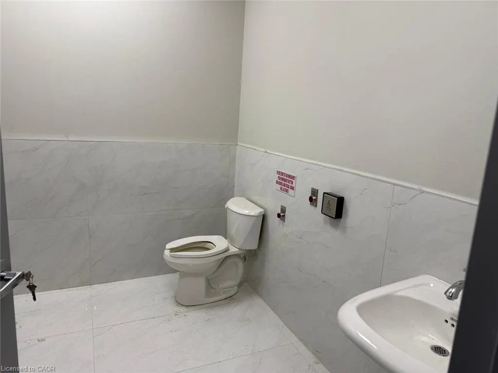 280 Lester Street #7