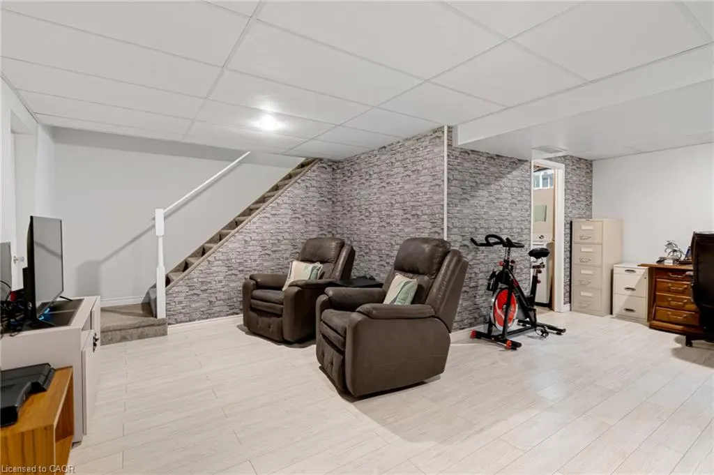 1177 Langs Circle