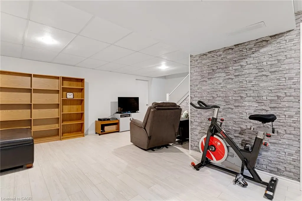 1177 Langs Circle