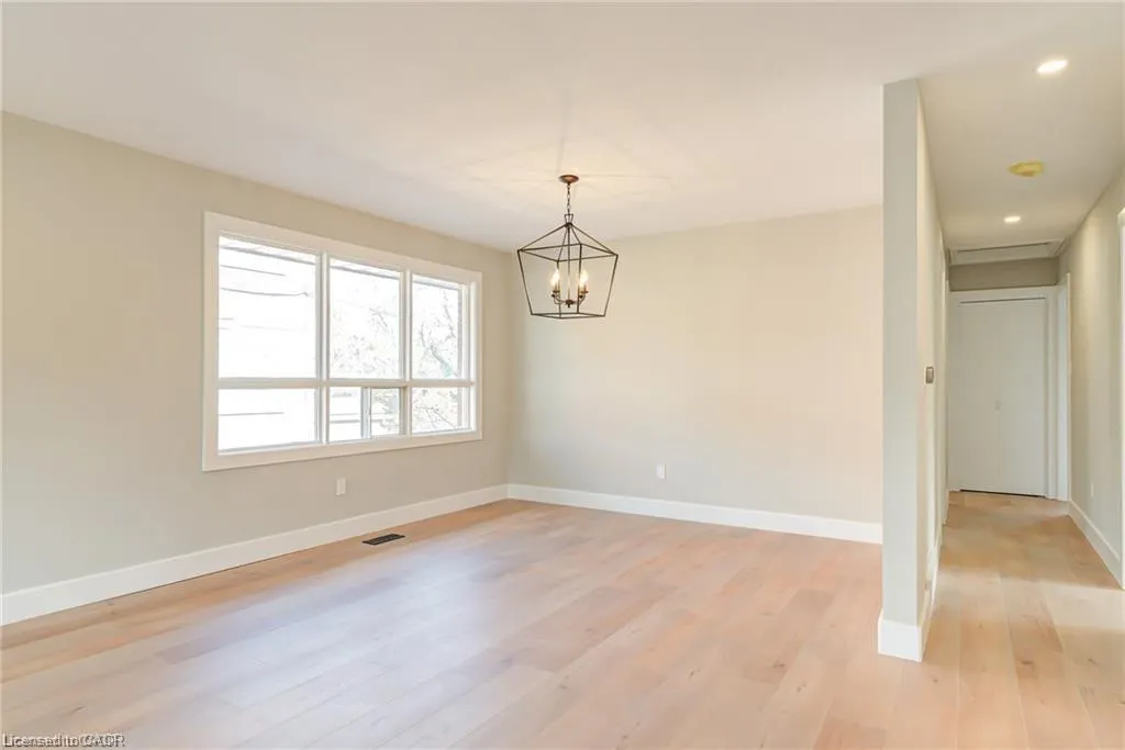 155 Doon Road #Upper