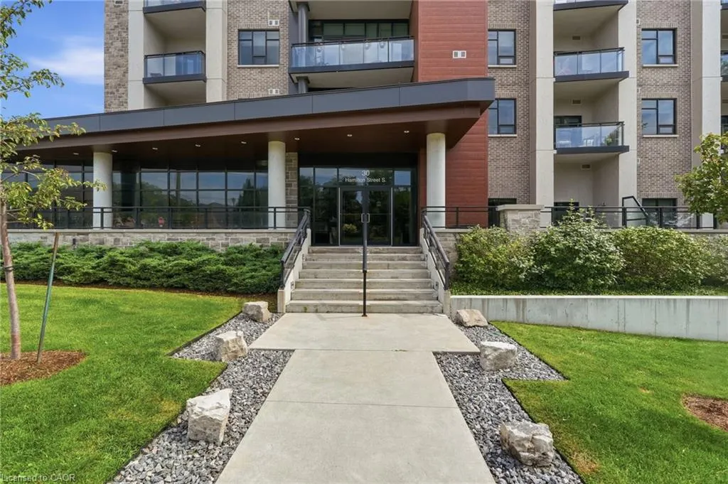30 Hamilton Street S #101