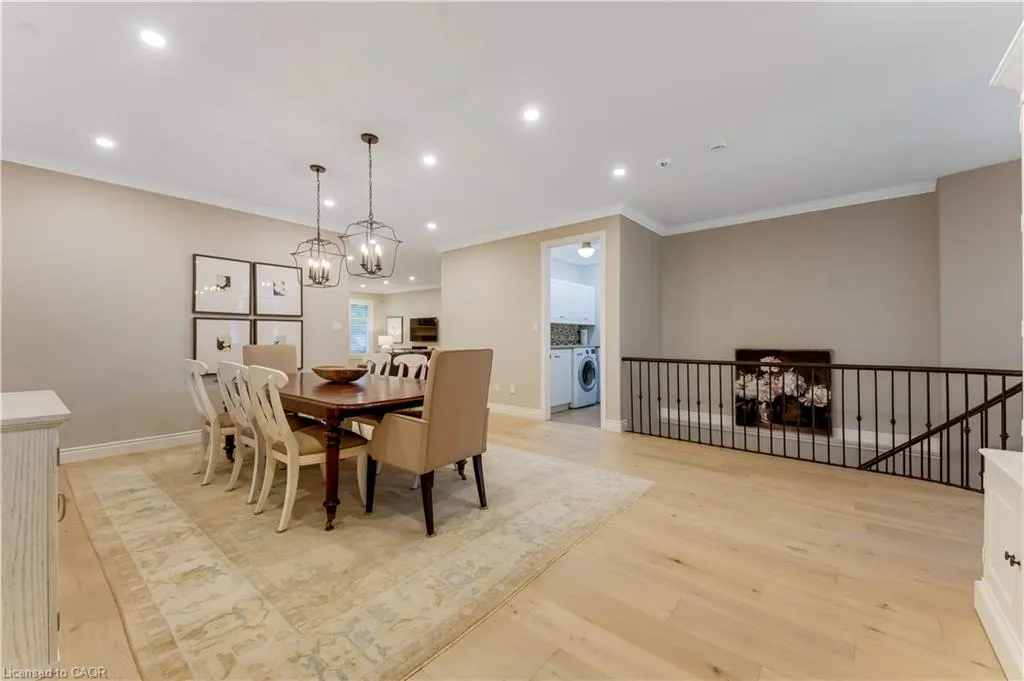 213 Edgewater Crescent