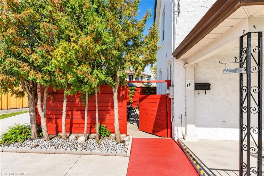 116 Victoria Avenue