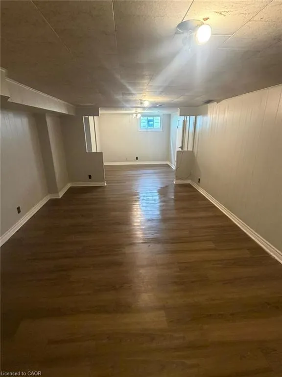 33 Stone Church Road W
