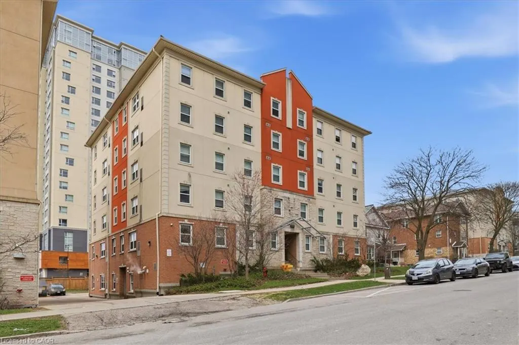 253 Lester Street #401