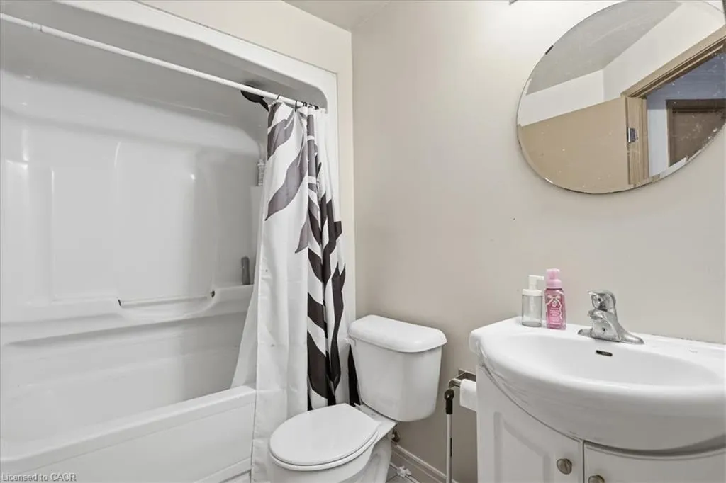253 Lester Street #401