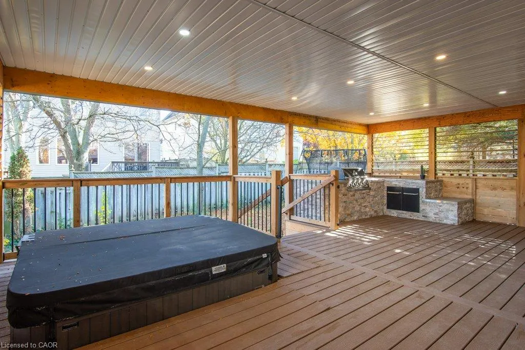 90 Autumn Ridge Trail