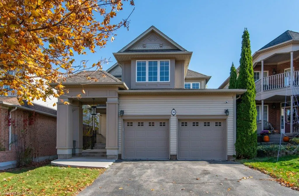 90 Autumn Ridge Trail