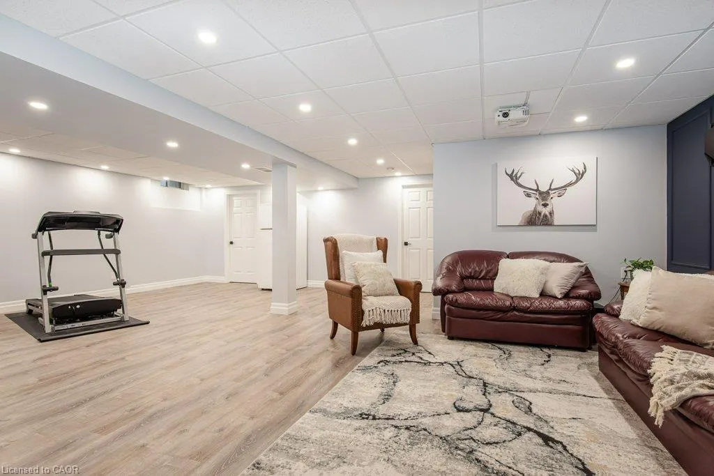 90 Autumn Ridge Trail