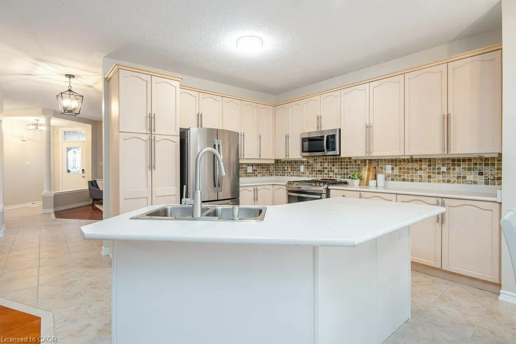 90 Autumn Ridge Trail