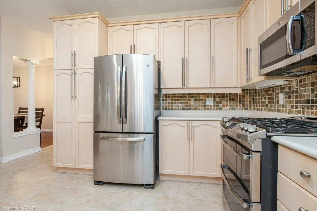 90 Autumn Ridge Trail