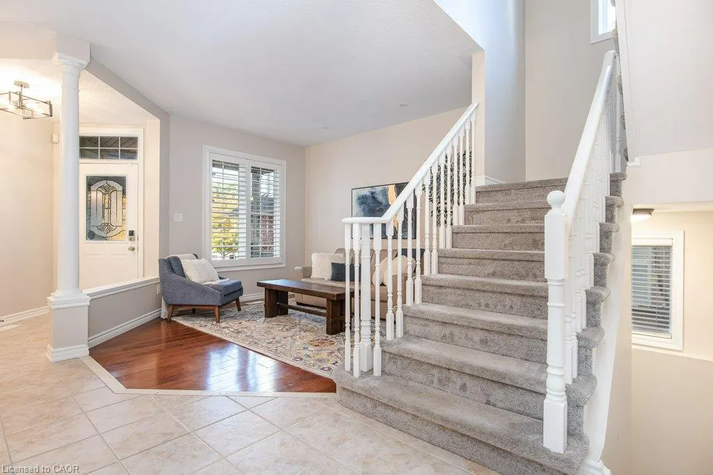 90 Autumn Ridge Trail