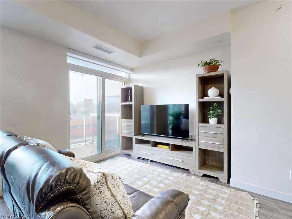 2093 Fairview Street #201