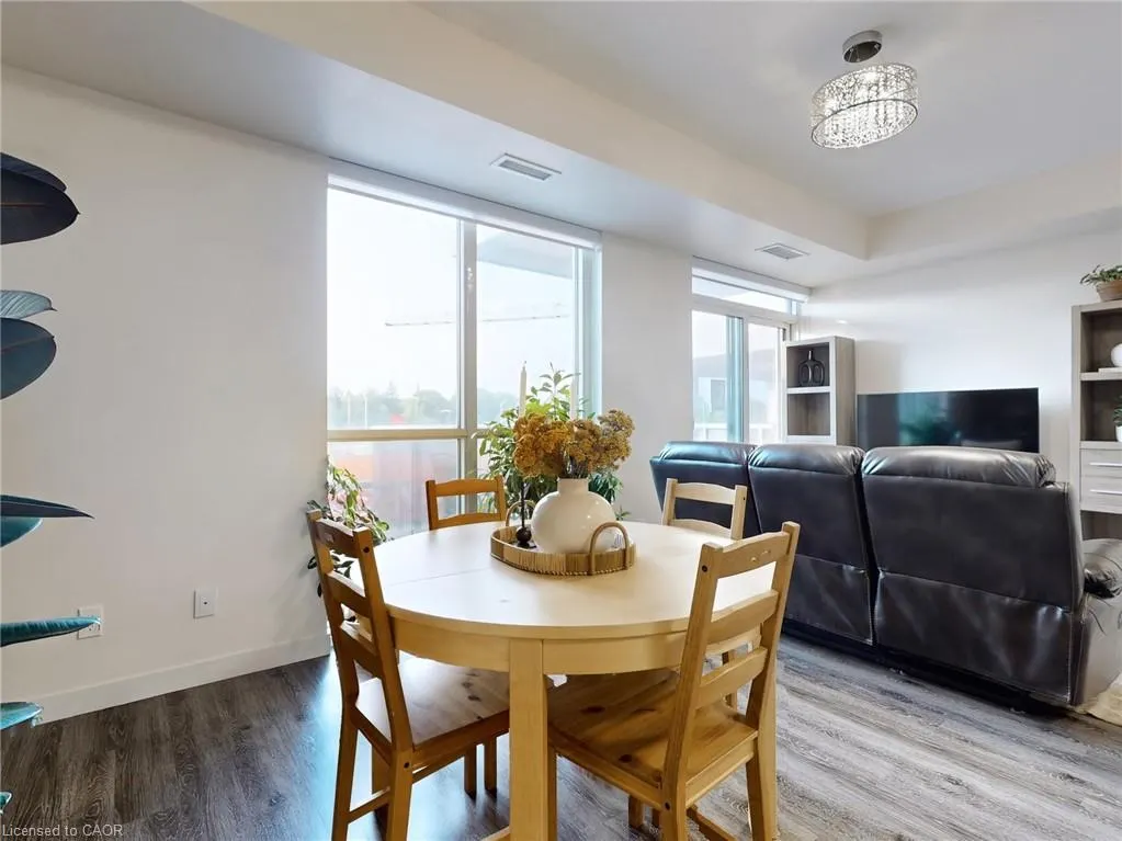 2093 Fairview Street #201