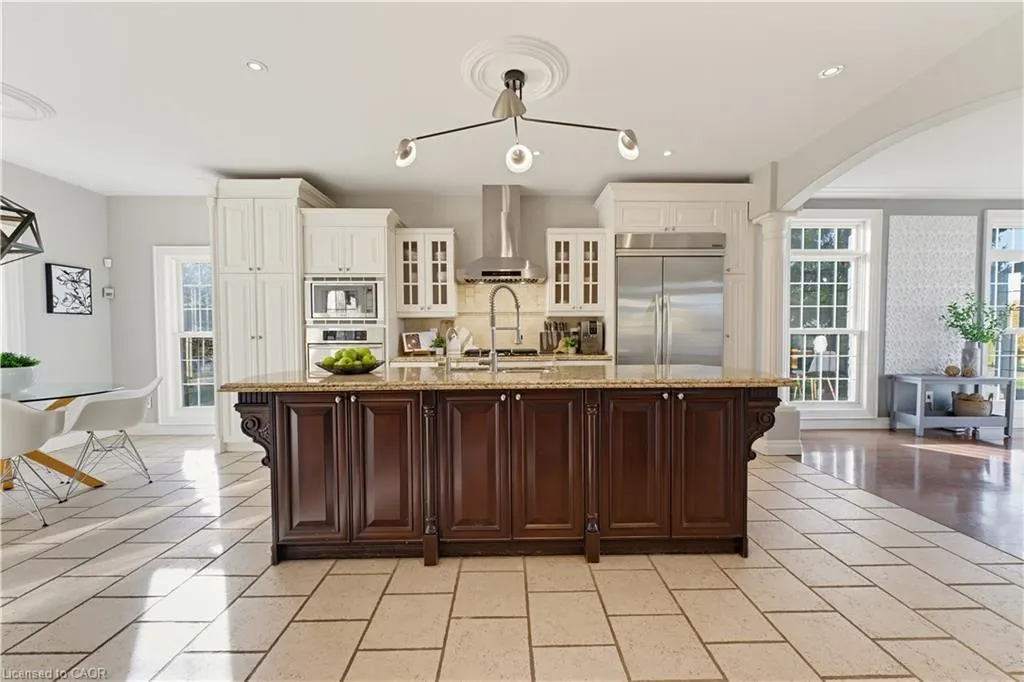 247 Old Onondaga Road E