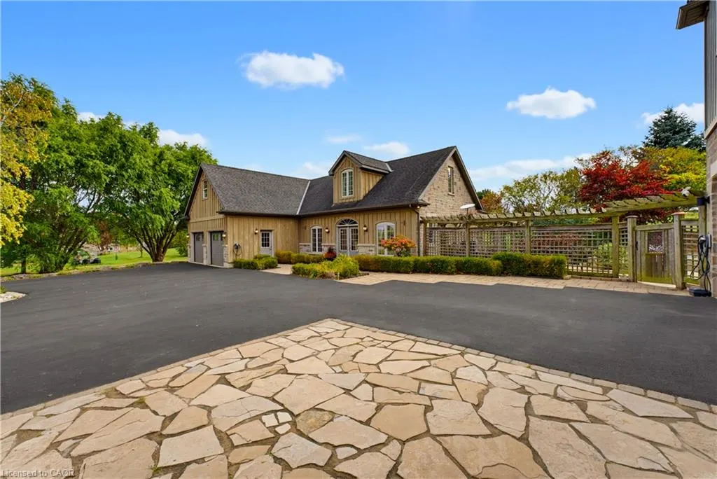 247 Old Onondaga Road E