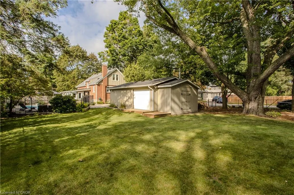 911 Lasalle Park Road