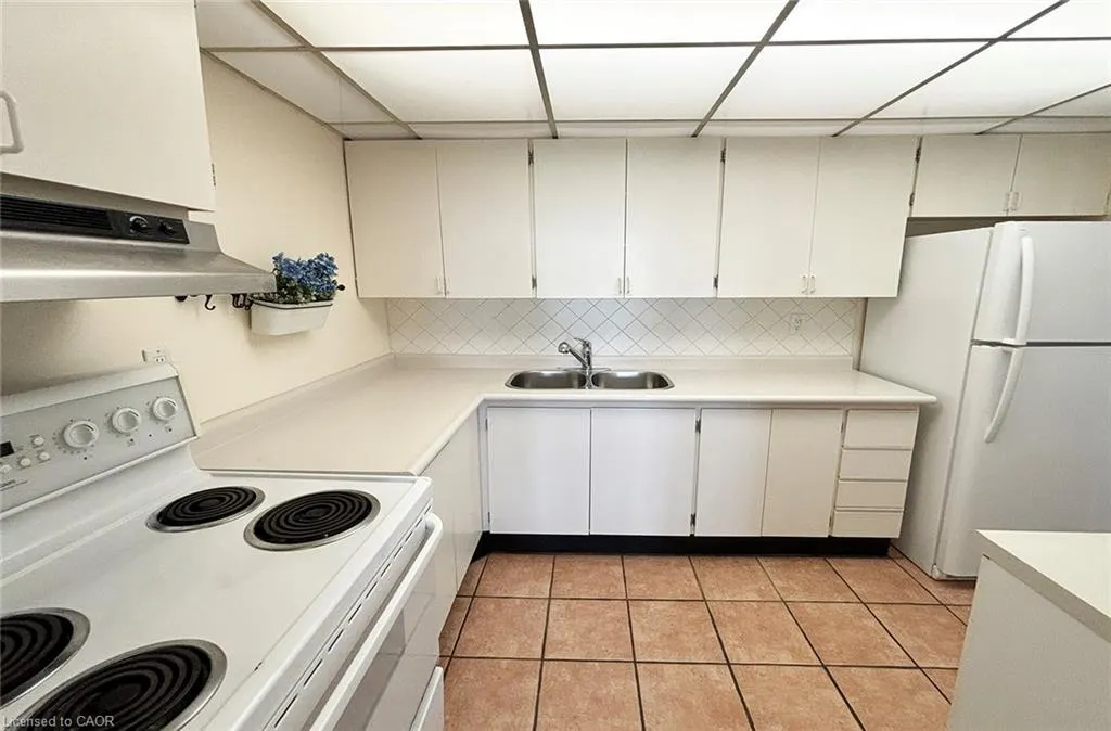 20 Speers Road #1004