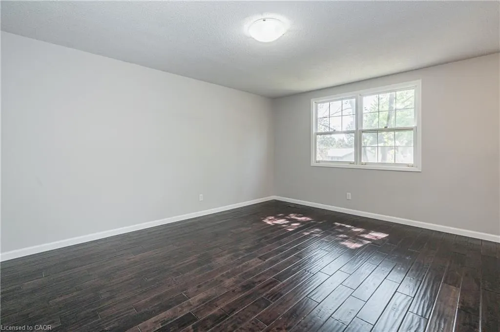 328 Breezewood Crescent #UPPER