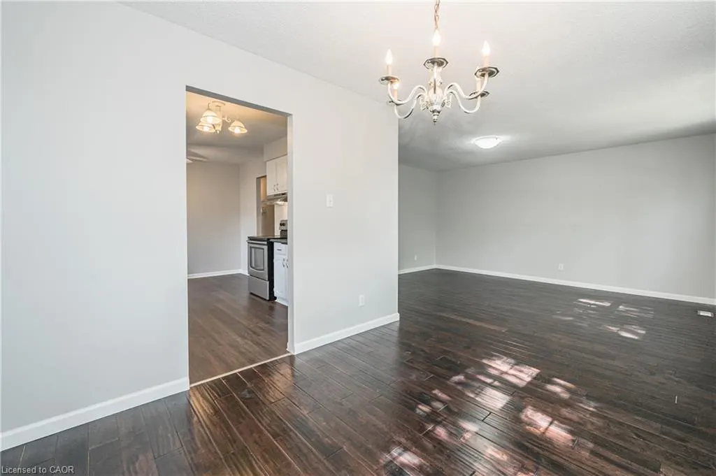 328 Breezewood Crescent #UPPER