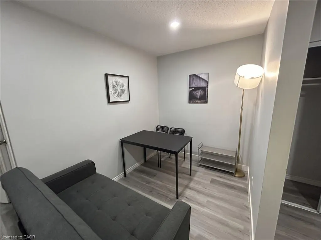 303 King Street N #4