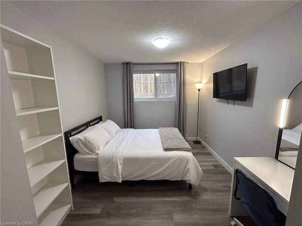 303 King Street N #4