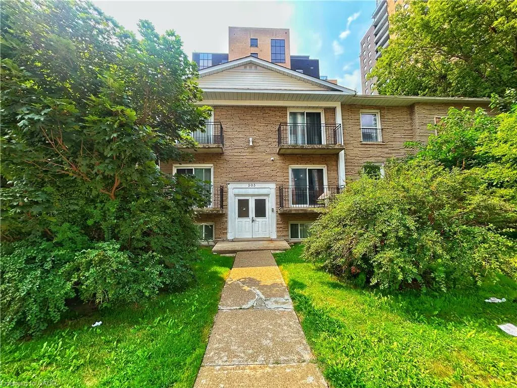 303 King Street N #4