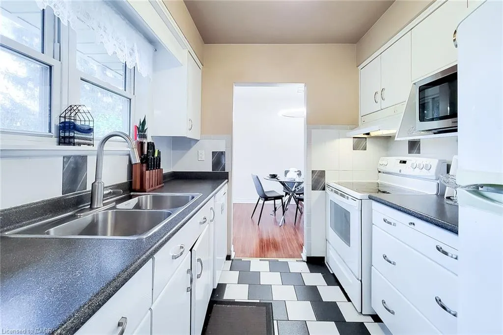 5 Lynford Avenue
