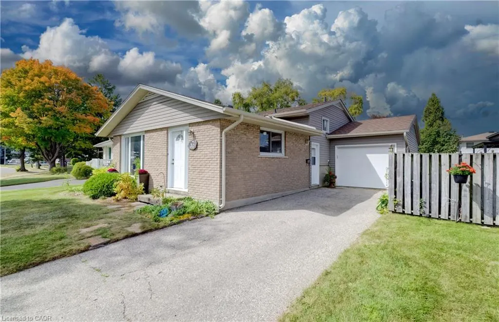 30 Kingswood Drive