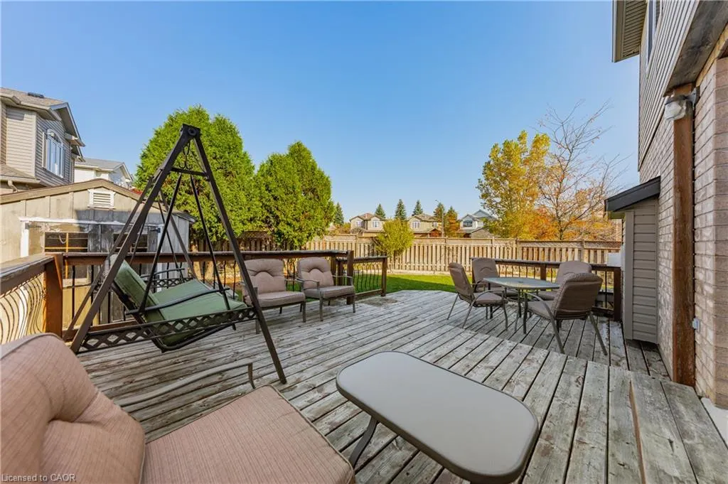354 Tealby Crescent