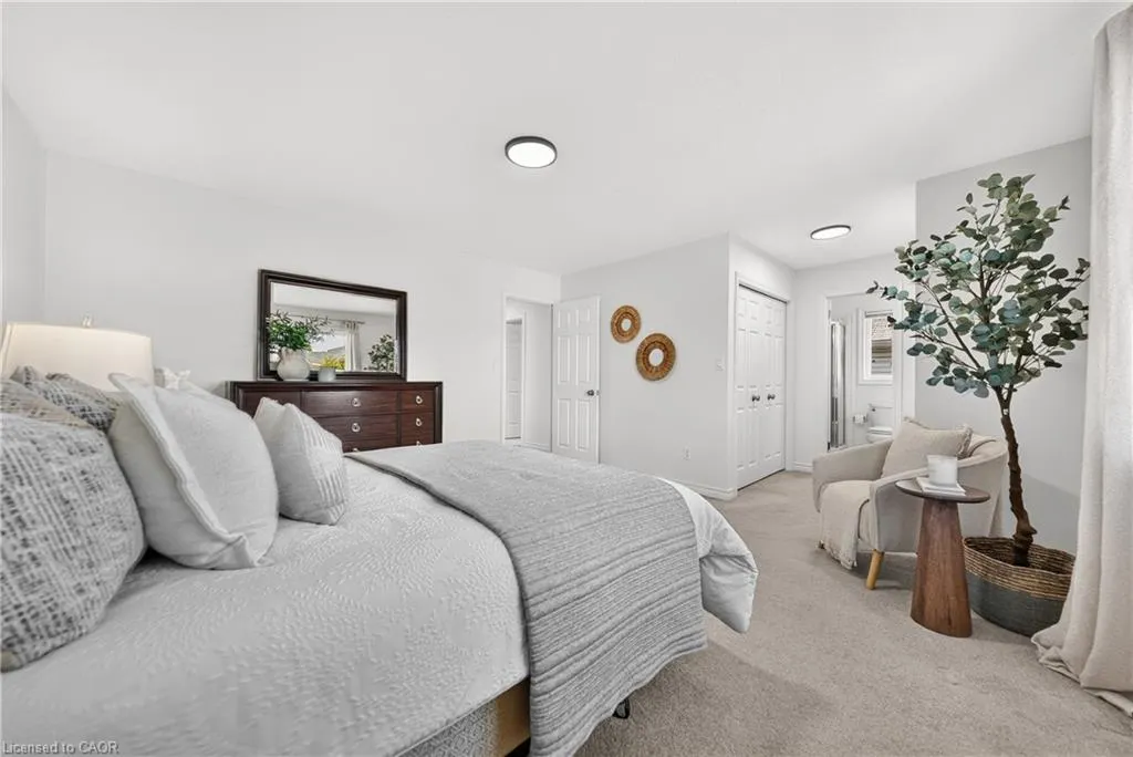 354 Tealby Crescent