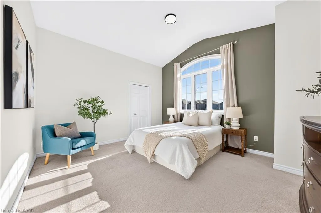 354 Tealby Crescent