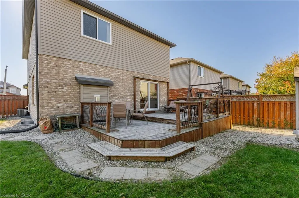 354 Tealby Crescent