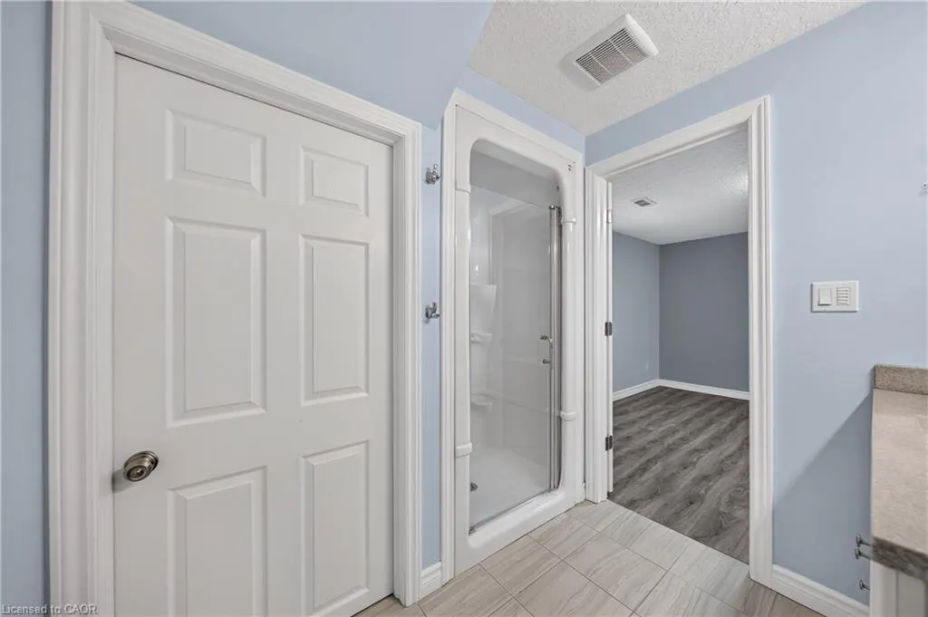 354 Tealby Crescent