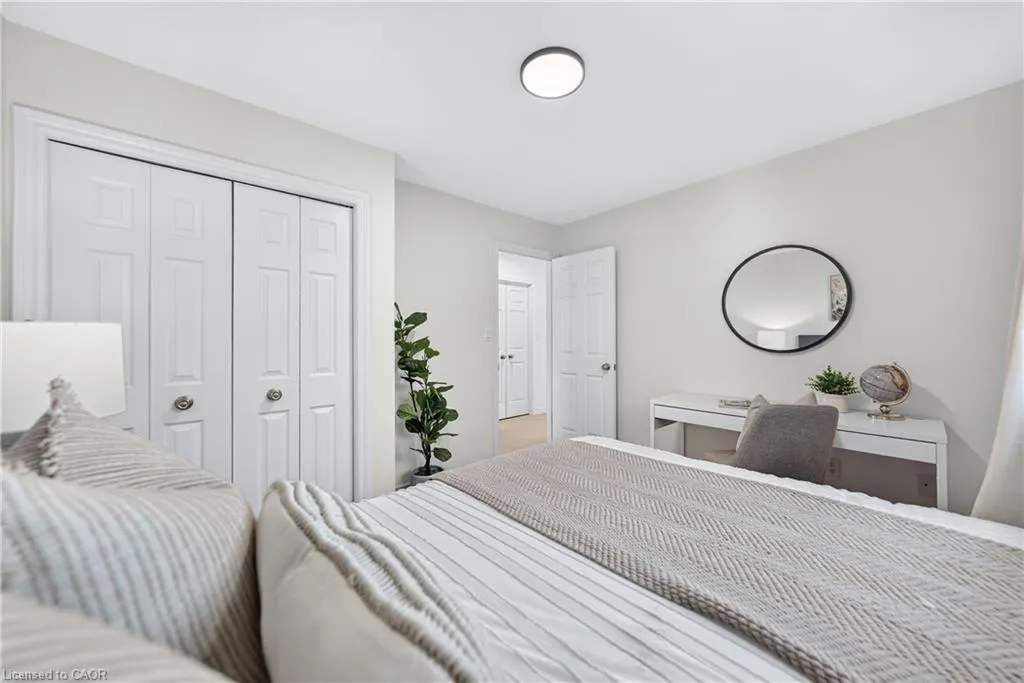 354 Tealby Crescent