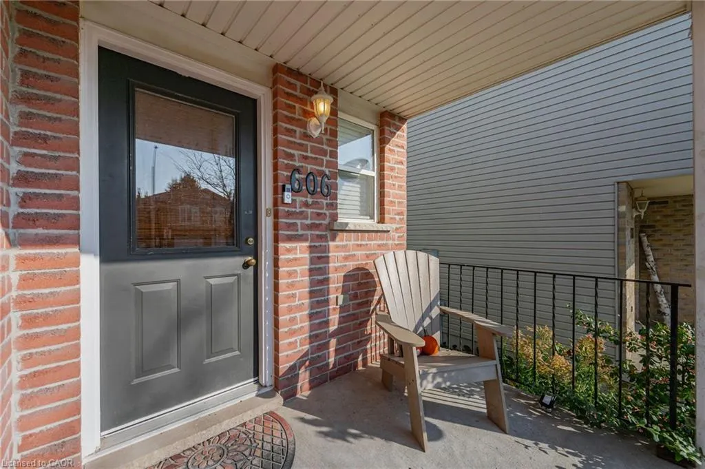 606 Royal Fern Street