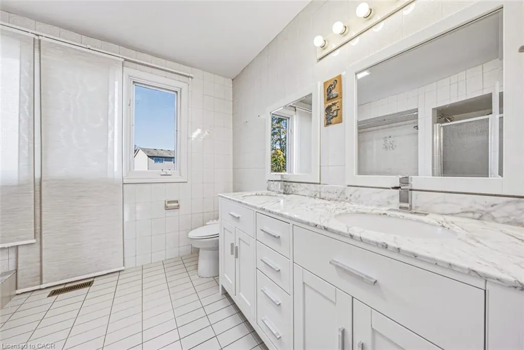 21 Moss Boulevard