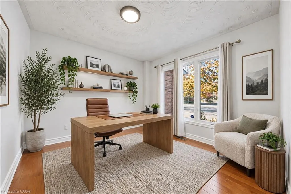 21 Moss Boulevard