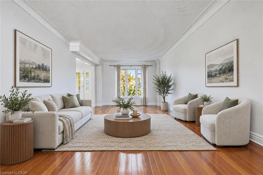 21 Moss Boulevard