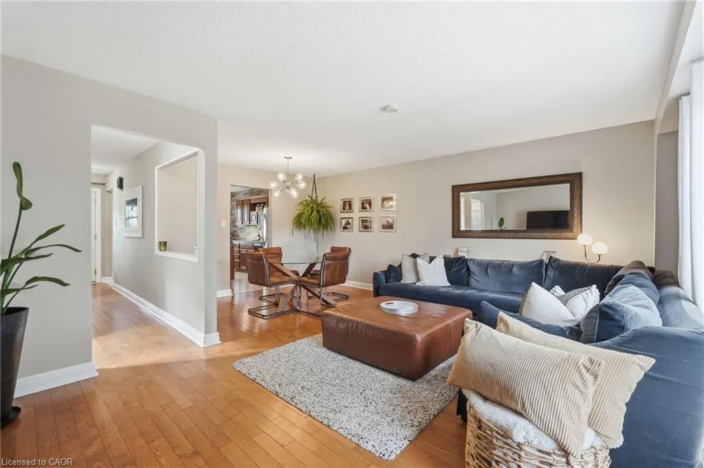 2266 Melissa Crescent
