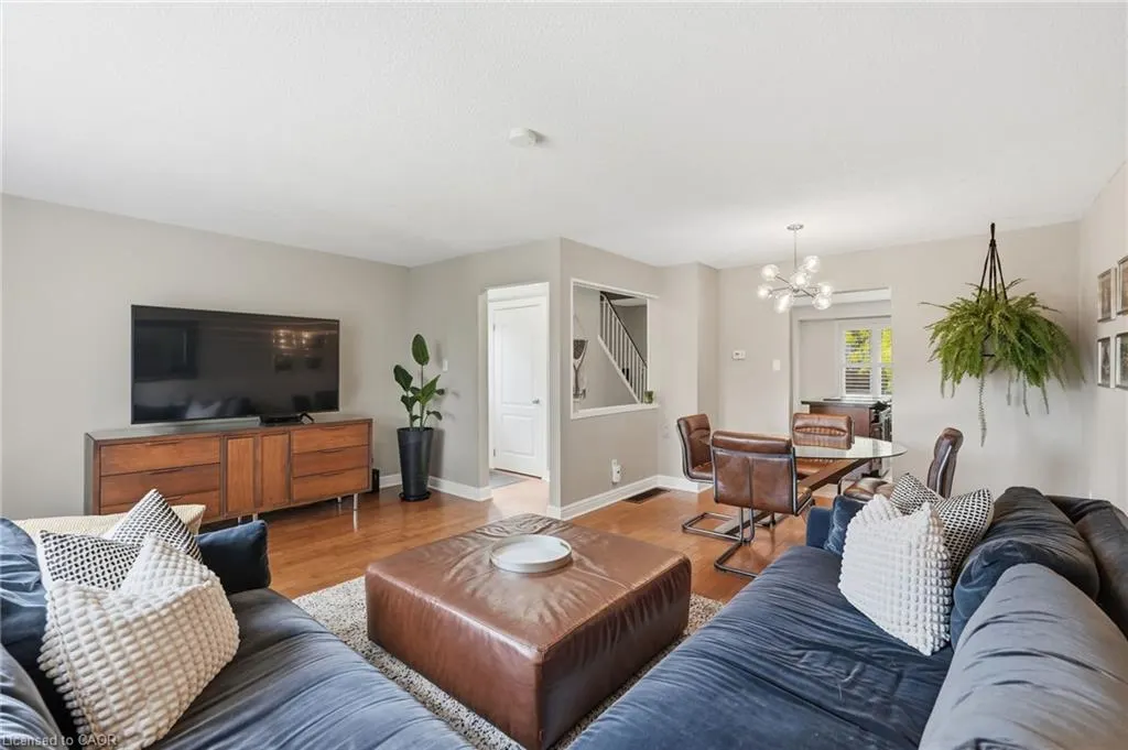 2266 Melissa Crescent