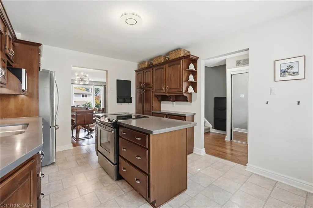2266 Melissa Crescent