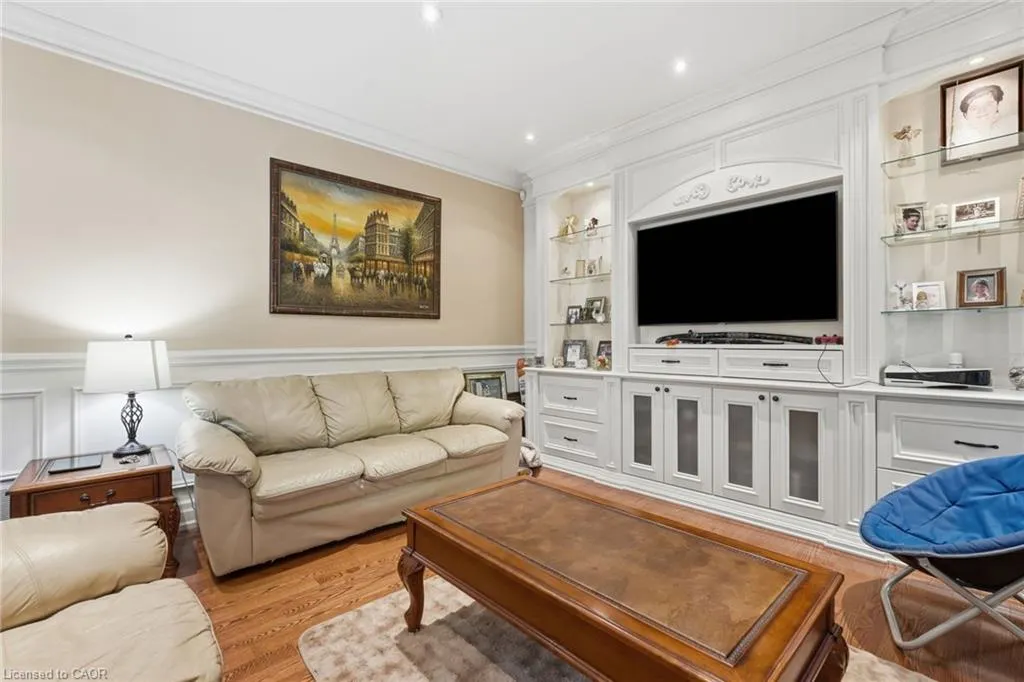 25 Bridgenorth Crescent
