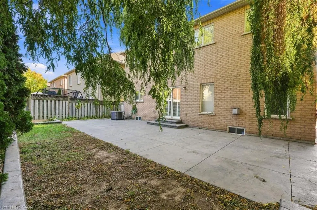 25 Bridgenorth Crescent