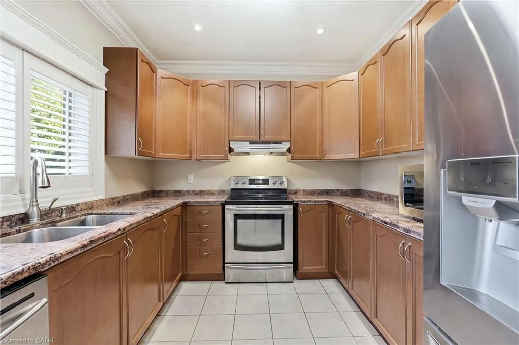 25 Bridgenorth Crescent