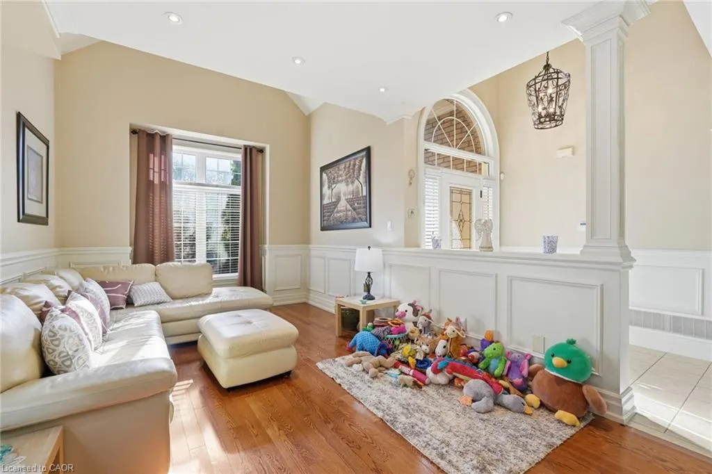 25 Bridgenorth Crescent