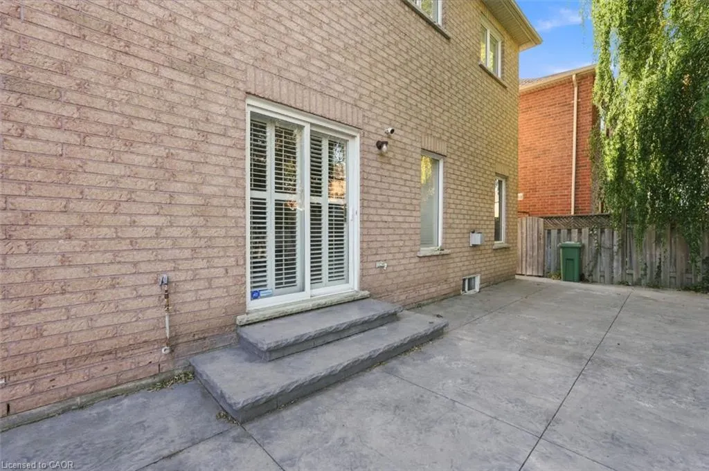 25 Bridgenorth Crescent
