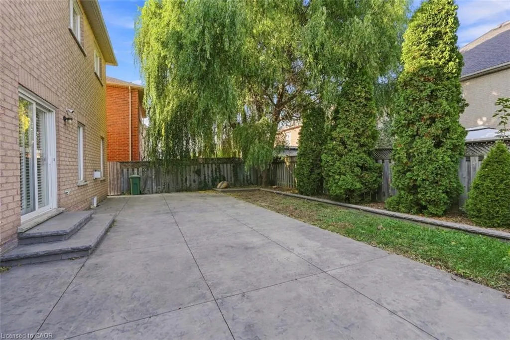 25 Bridgenorth Crescent
