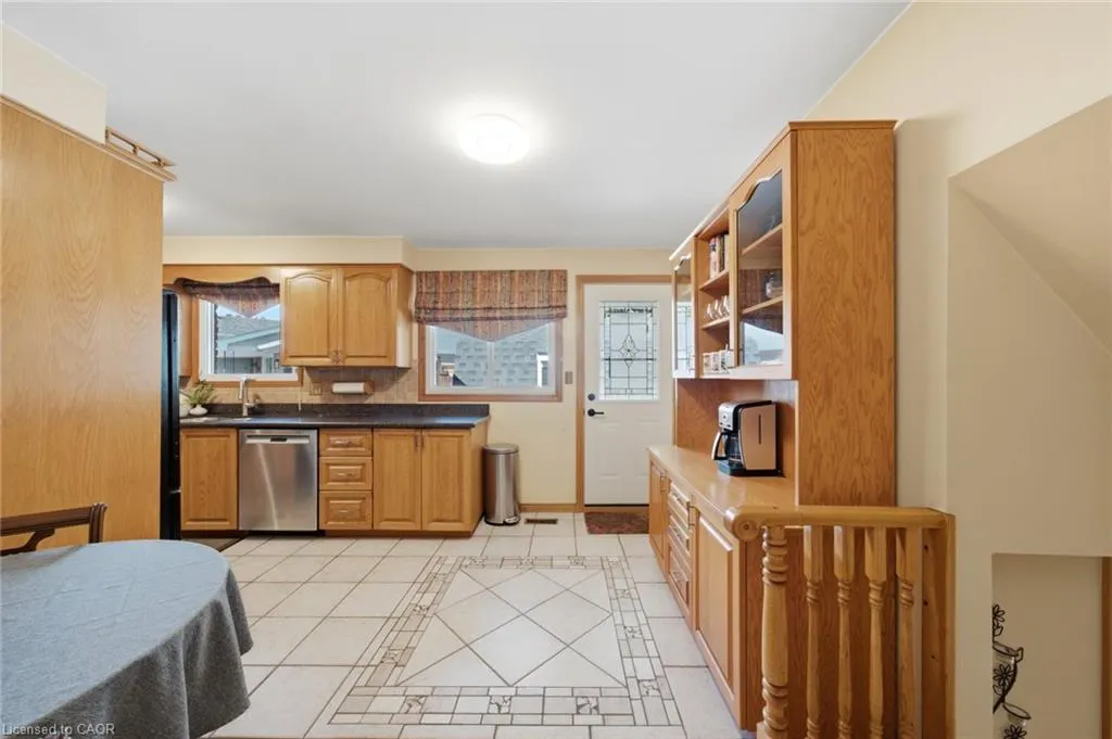 16 Redwood Court